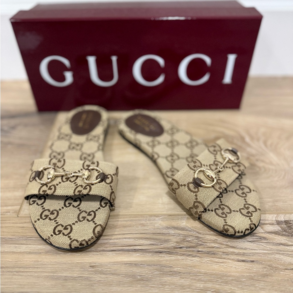 Gucci Siaga Women's Beige Canvas GG Slide Sandals with Horsebit 35 1/2 5.5